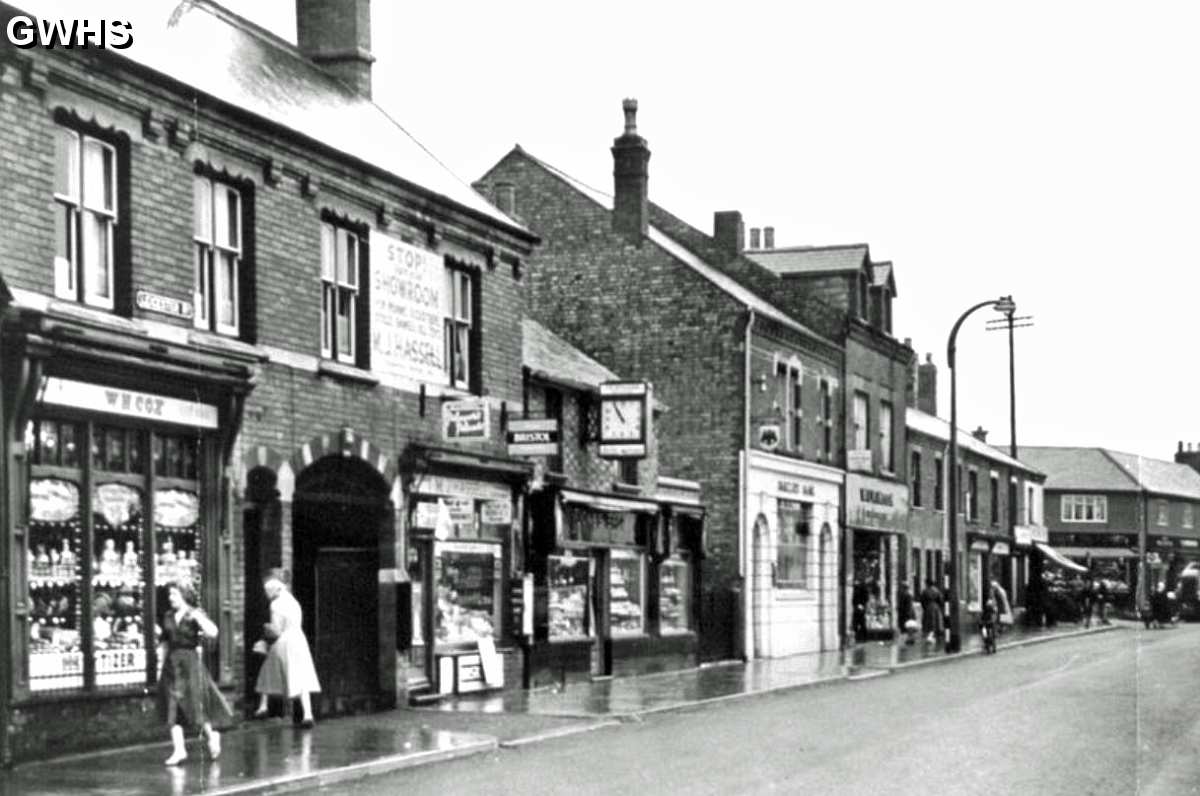 35-708 Cox's Fruit Shop Leicester Road Wigston Magna 1960's