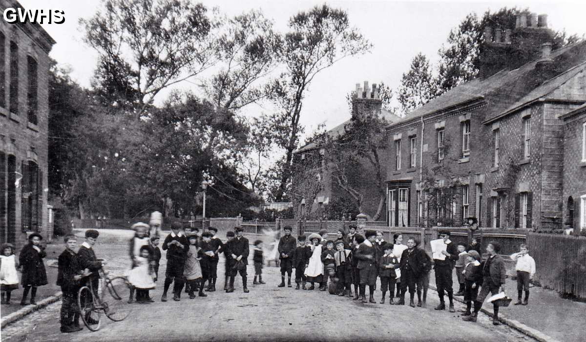 8-164a Leicester Road + Star & Garter Inn behind the house on the left Wigston Magna circa 1904