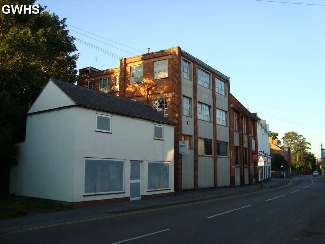 17-019 Long Street Wigston Magna looking North