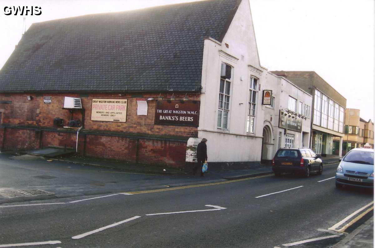 19-029 Greater Wigston Working Mens Club Long Street prior to closure 2008