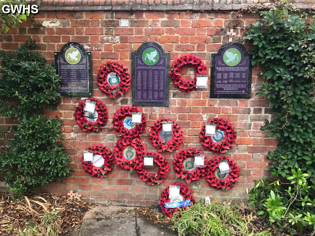 33-931 The War memorial Peace Memorial Park Long Street Wigston Magna 2018