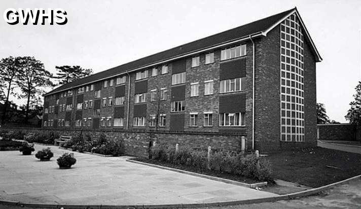 34-137 Elizabeth Court Long Street Wigston Magna mid 1960's