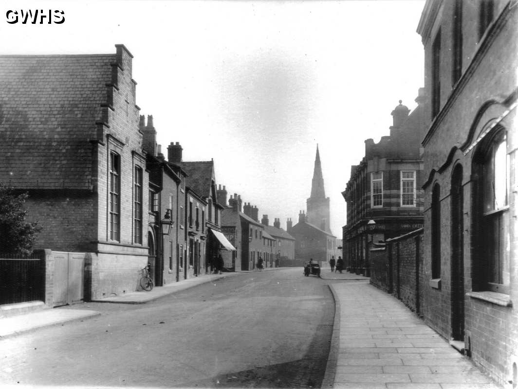 19-381  Long Street Wigston Magna circa 1920