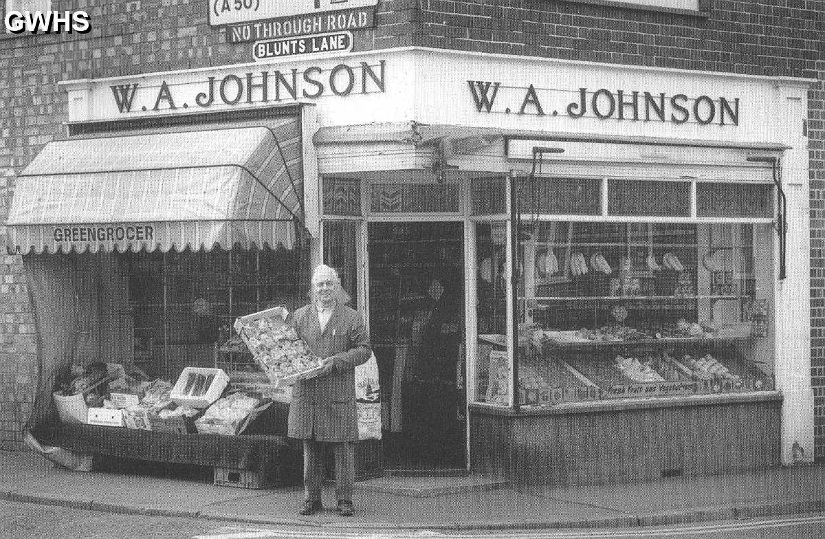 22-226 Brian Johnson outside his fruit and veg shop in Long Street  Wigston Magna.mid 1990's