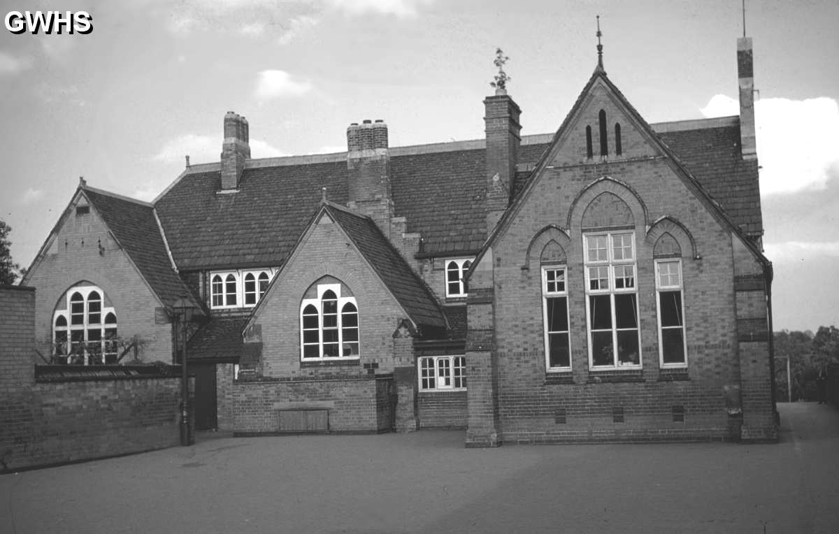 22-310a Old school in Long Street Wigston Magna