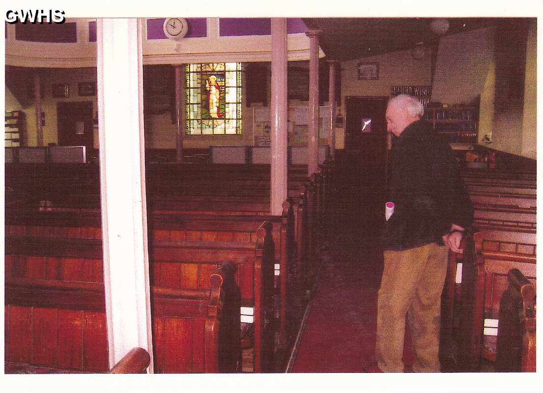 29-662 Internal view of the United Reformed Church Long Street Wigston Magna