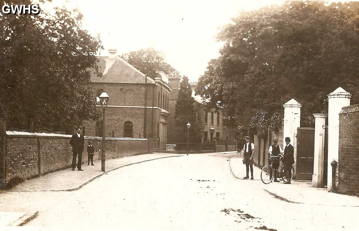 30-008 Long Street, Wigston Magna Hall entrance on right