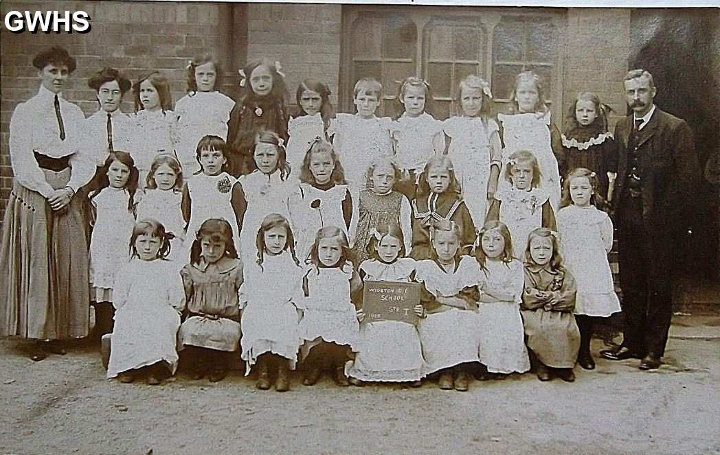 30-526 National School class with Alfred Samual Ross Head Master - Long Street Wigston Magna