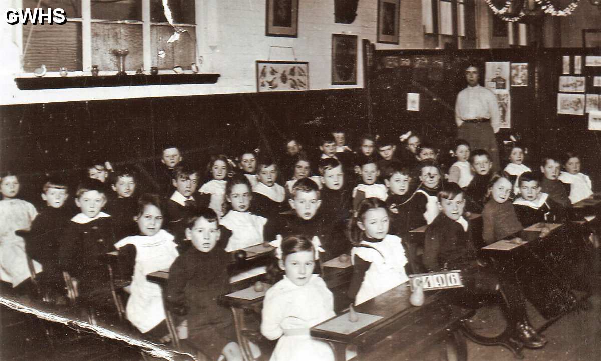 35-912 Classroom inside All Saints School Long Street 1914