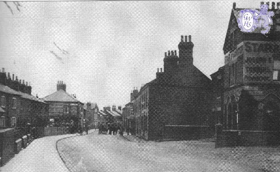 22-113 Leicester Road Wigston Magna circa 1914 with Star and Garter on the right