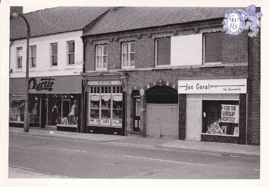 26-373 Bill Cox's greengrocers Leicester Road Wigston Magna June 1973