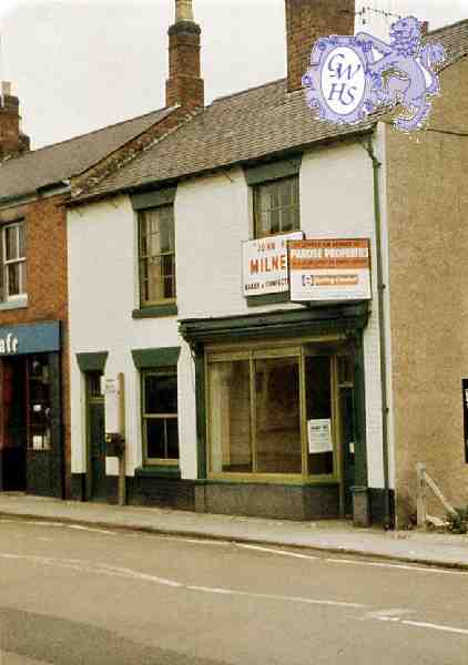 30-913 'Rest A While Cafe' on the extreem left Leicester Road Wigston Magna mid 70's