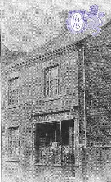 17-071 Hardy's Grocery shop Long Street Wigston Magna c 1910 