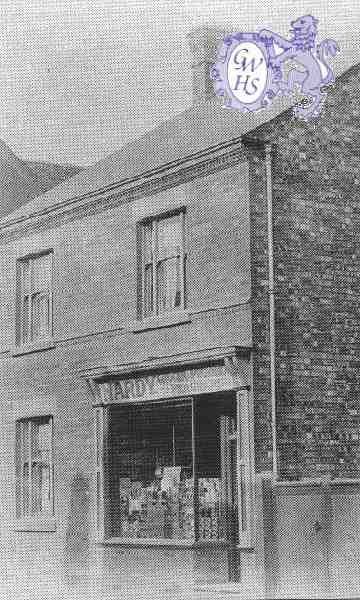 17-071a Hardy's Grocery shop Long Street Wigston Magna c 1910