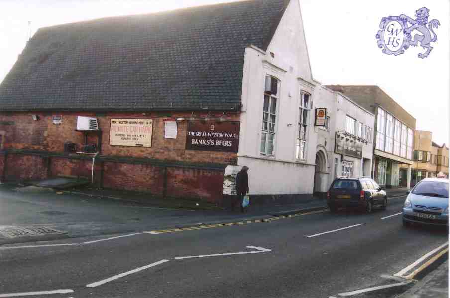 19-029 Greater Wigston Working Mens Club Long Street prior to closure 2008