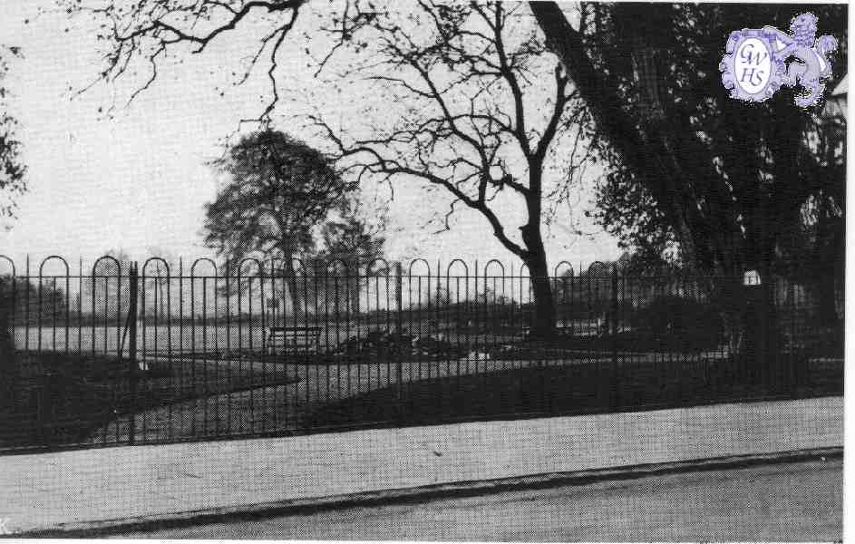 19-382  Long Street Wigston Magna circa 1955