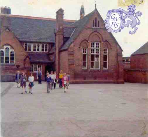 31-149 All saints Church School Long Street Wigston Magna around 1970