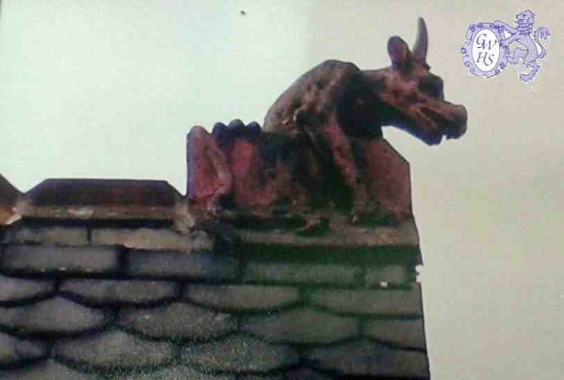 32-284 Gargoyl on top of the Devil Huse Long Street Wigston Magna