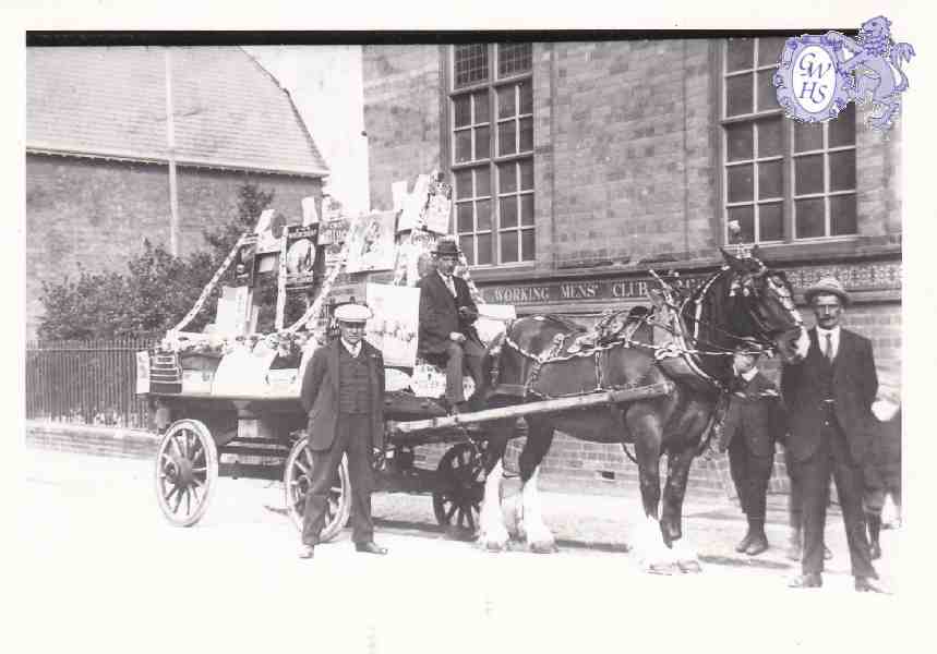 8-199 Dray in Long Street Wigston Magna outside the Working Mens Club