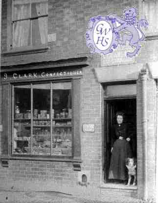 8-200a Clark family shop in Long Street Wigston Magna 1910 opposite Central Avenue