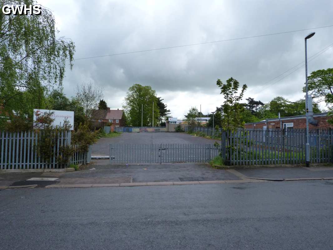 19-406 Old car park of South Leicestershire College on Manor Road Wigston Magna 2012