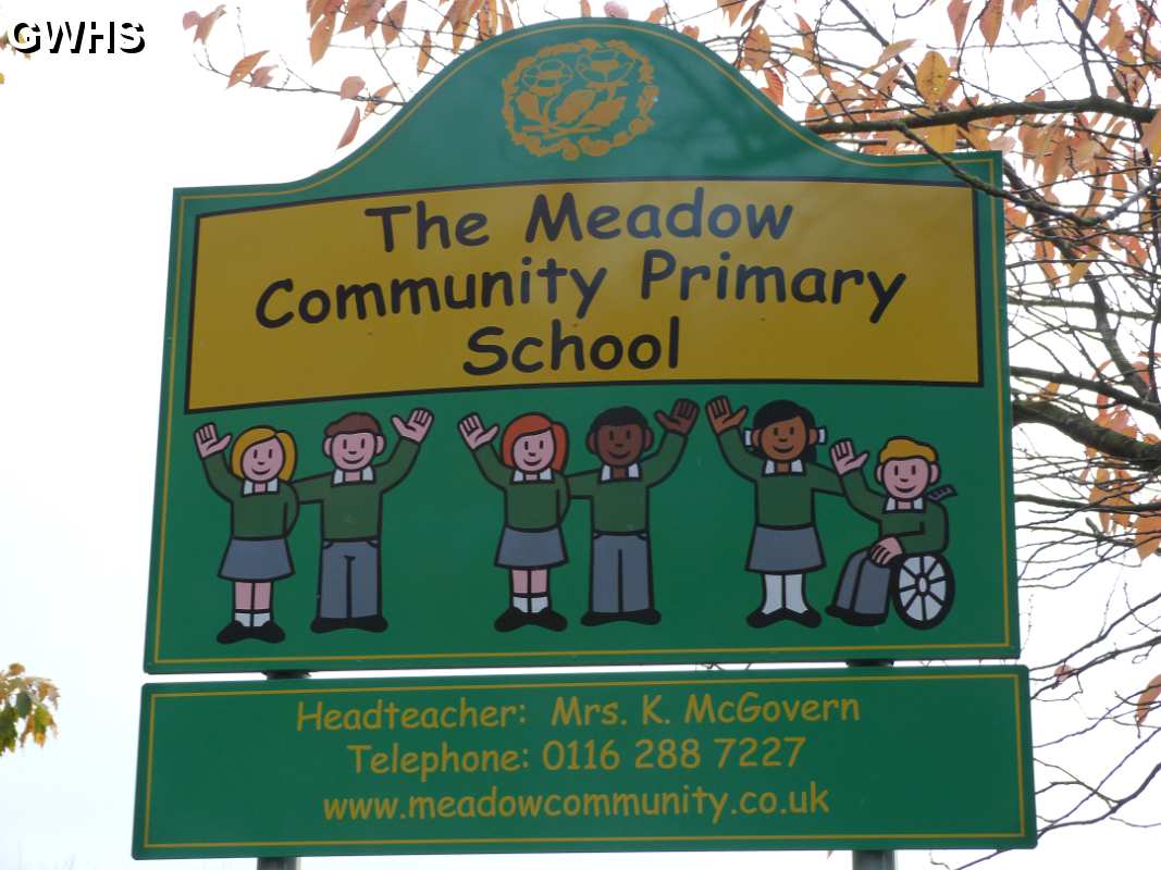 26-352 Meres Walk entrace to The Meadows Primary School Wigston Magna Nov 2014
