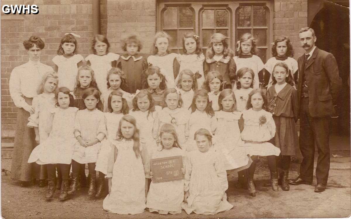 25-092 Wigston Church of England School girls Class II 1908 Wigston Magna