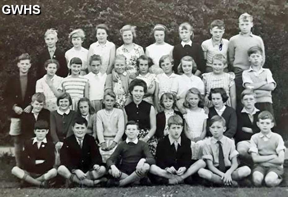 34-145 Junior School Long Street 1959 Wigston Magna