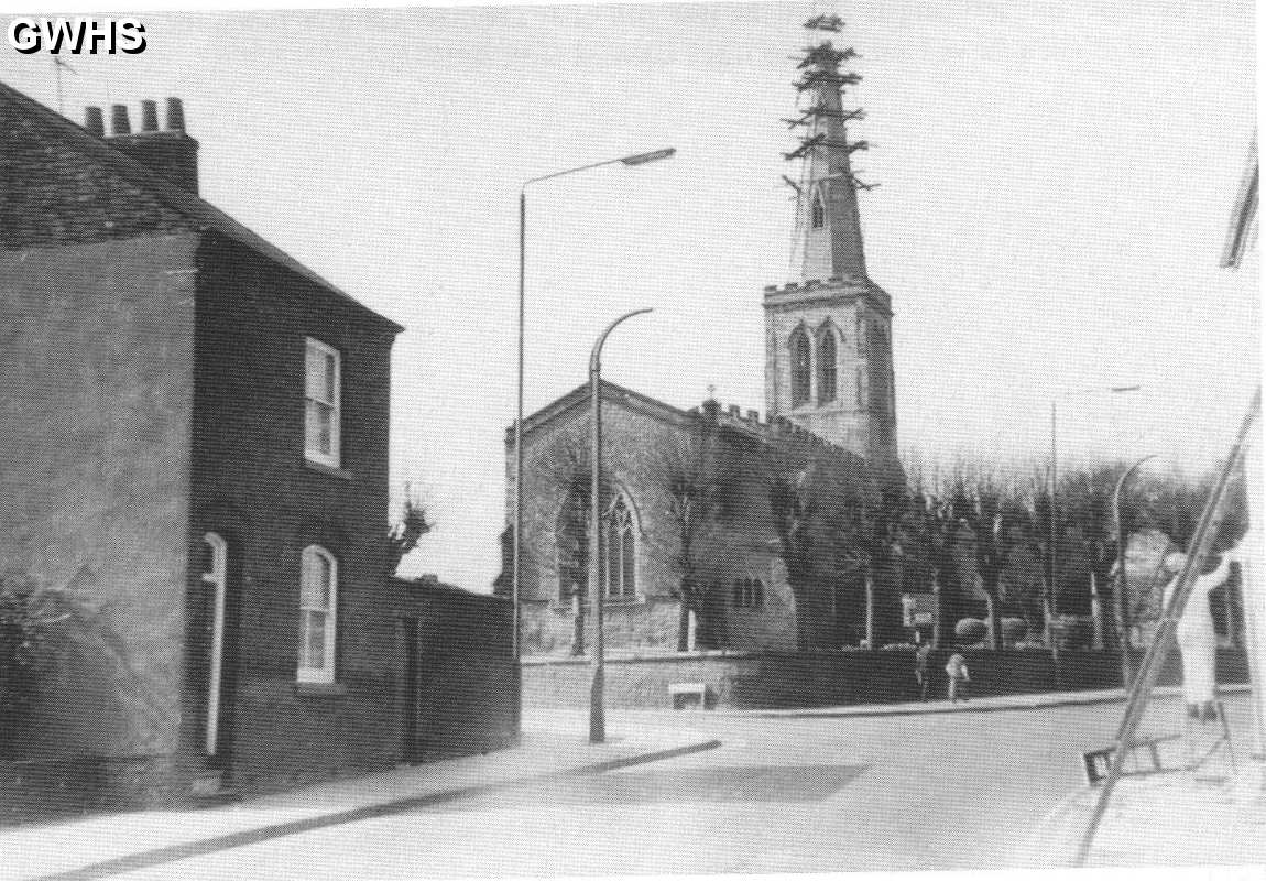 17-076 All Saint's Church 1973 taken from Moat Street