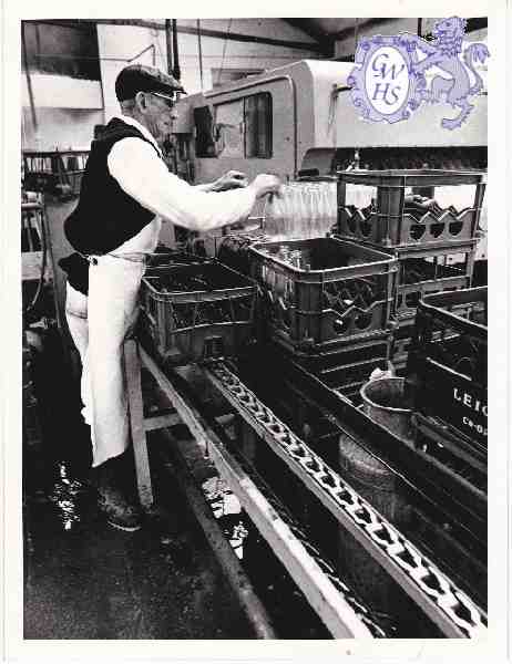 6-45 Harold Abbott at the bottling machine in the Dairly in Wigston in 1968