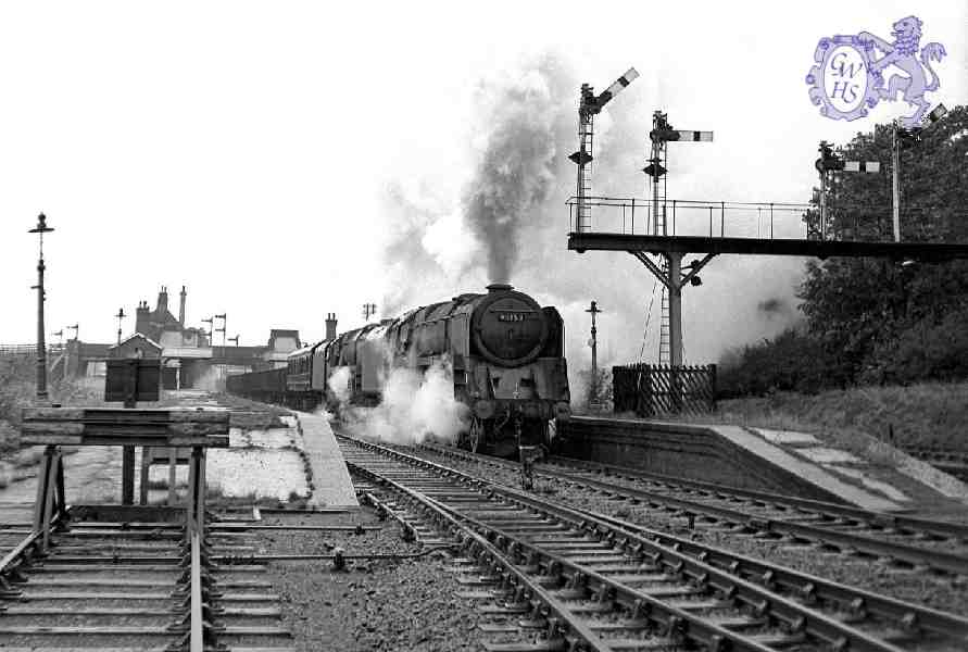 30-970 Wigston Magna Station 1962. Platform seems to be out of use. This was a brake test train