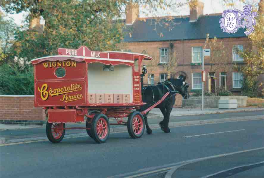 30-230 Restored Wigston Co-operative Society Milk delivery dray restored by Brian Summerland 