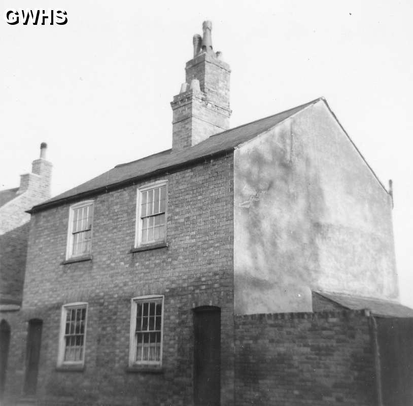 30-200a Numbers 4 and 6 Newgate End Wigston Magna January 1966 - Demolished shortly thereafter