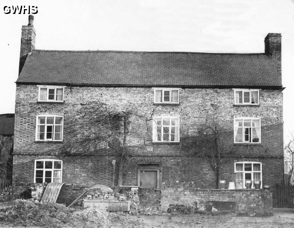 6-95a Farm House opposite Manor House Newgate End Wigston Magna 1930
