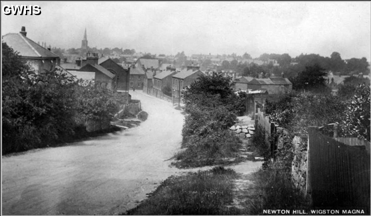 34-804 Postcard of Newton Hill Wigston Magna 1930's - now called Newton Lane