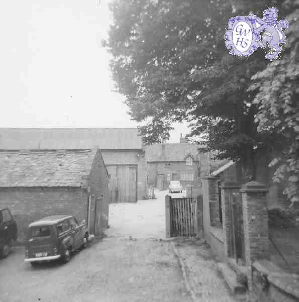 30-199a Co-operative farm yard - Rectory Farm -  to the south of All Saint's Church Newgate End Wigston Magna september 1965