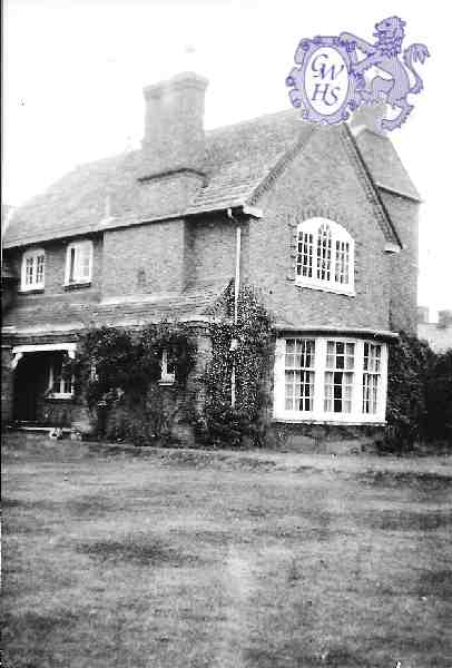 32-319 The Manor House Newgate End Wigston Magna from the back circa 1950