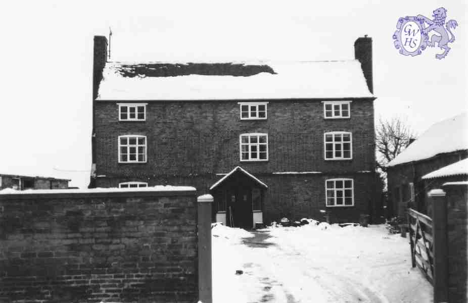8-251a Newgate End Wigston Magna - oldest house 1691