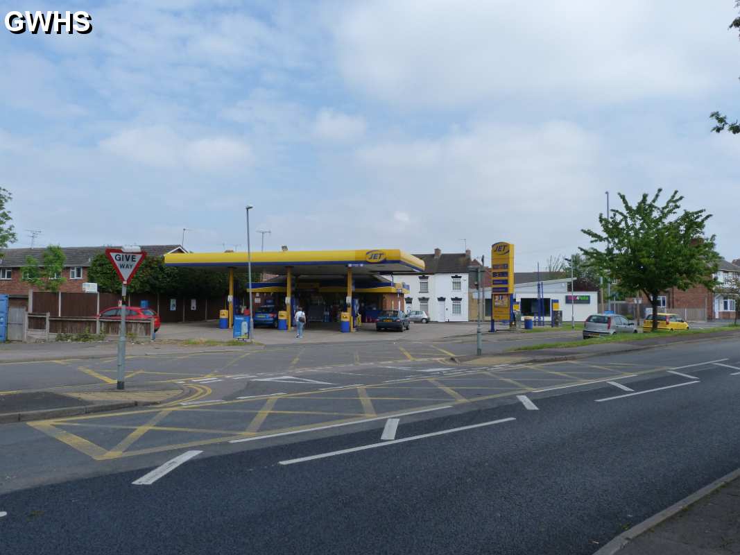19-431 JET Filling Station Oadby Road Wigston Magna May 2012