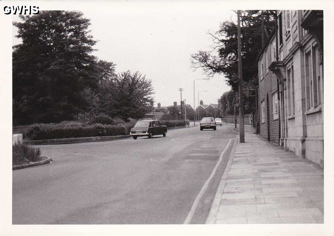 26-374 Bull Head Street looking up Oadby Lane Wigston Magna circa 1965