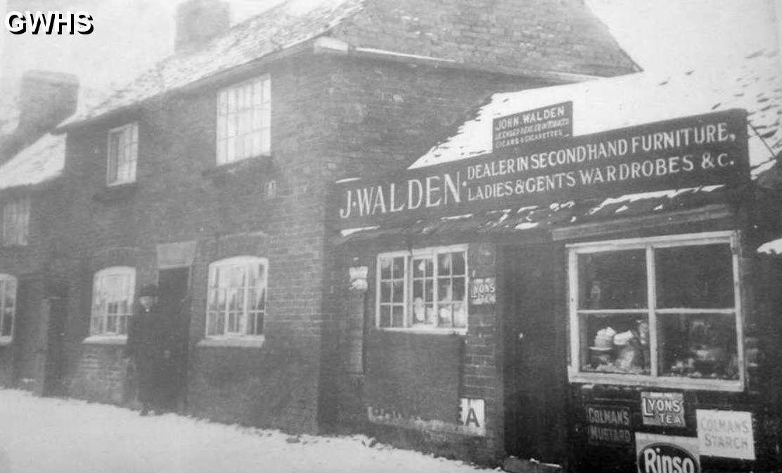 30-744 This was on oadby lane demolished in the 1930s.the site us now part of glebe close.