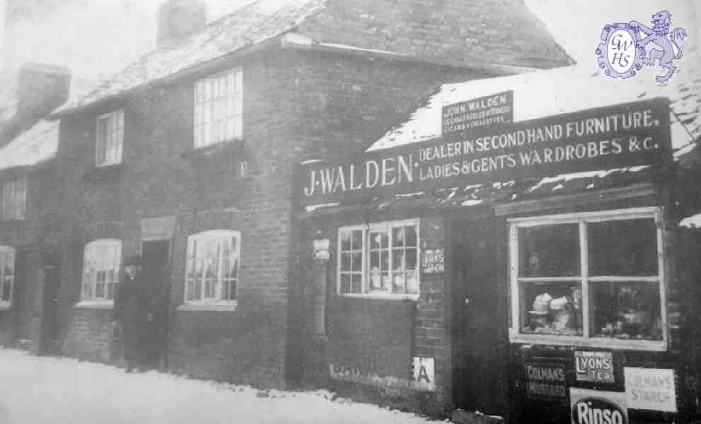 30-744 This was on oadby lane demolished in the 1930s.the site us now part of glebe close.