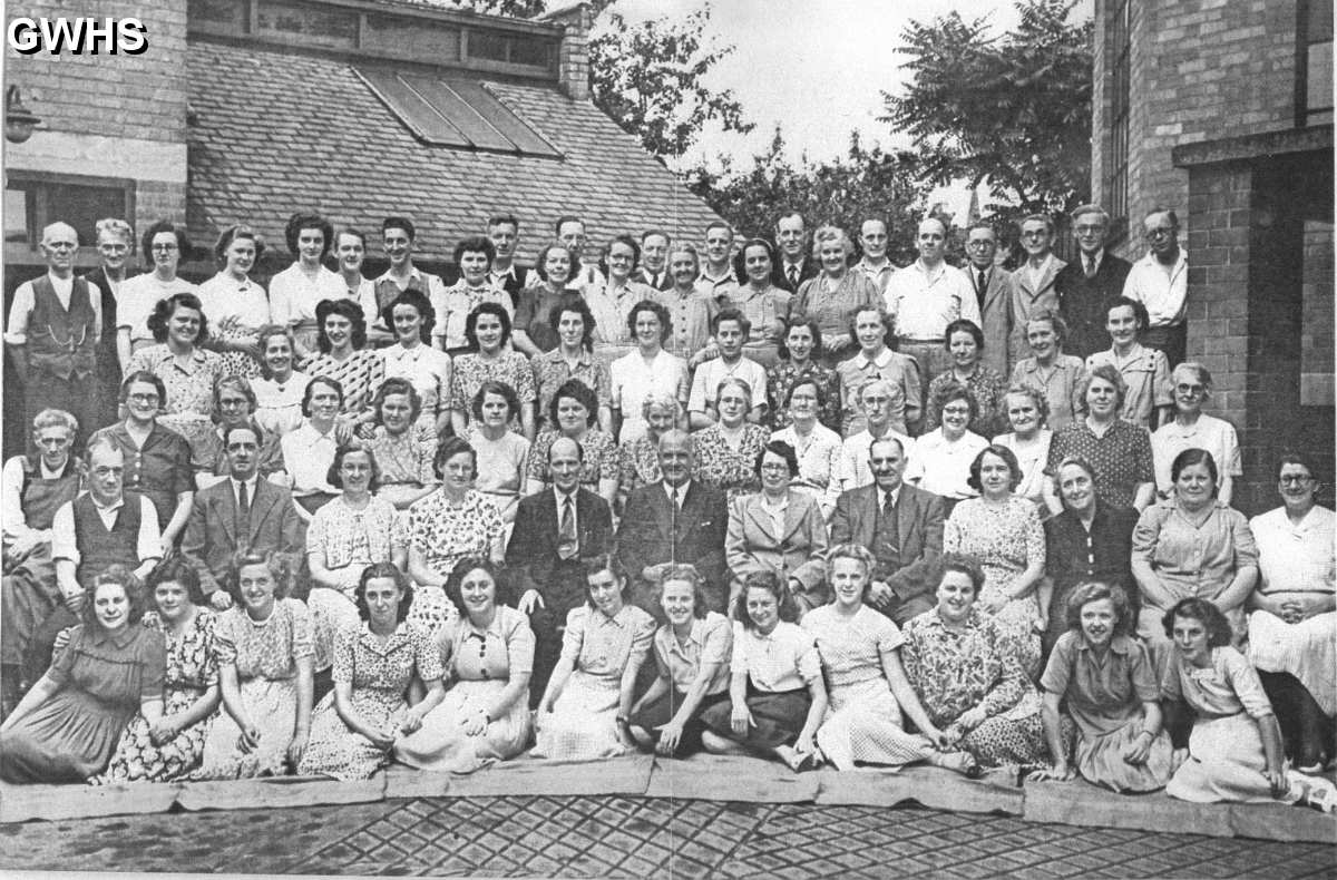 23-513 Staff at The Wigston Co-operative Hosiers Ltd 1949