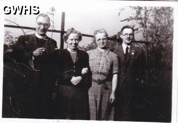 26-105 Rev Ken Pickett and his wife Ivy plus John and Enid Goodwin on right