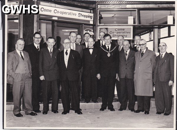 29-169 Opening of the Co-op shop Fairfield Estate South Wigston 1963