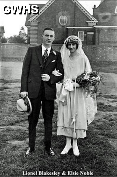 30-837 1922 photo of Lionel Blakesley and Elsie Noble who were married at the Wesleyan Methodist Church in Sth Wigston