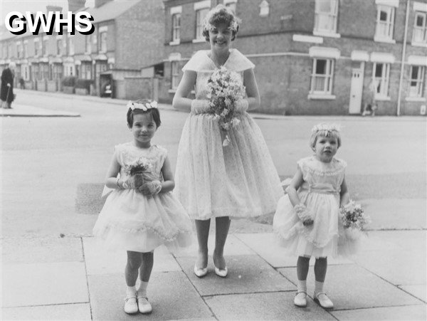 30-862 Family Wedding Christine Edwards to Michael Fisher around 1962