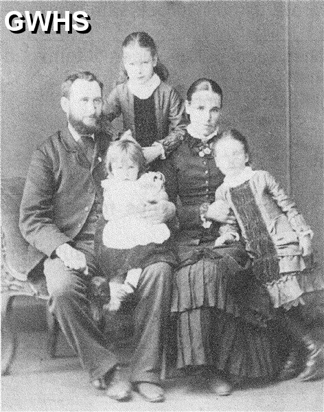 35-703 Henry & Jane Dougherty and daughters South Wigston c 1880