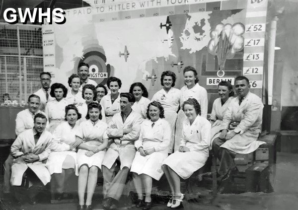 39-064 workers at a Munitions factory  Parmeko 1942