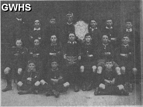 21-040 South Wigston Council School football team 1915 - Mr Barwick headmaster on left of back row
